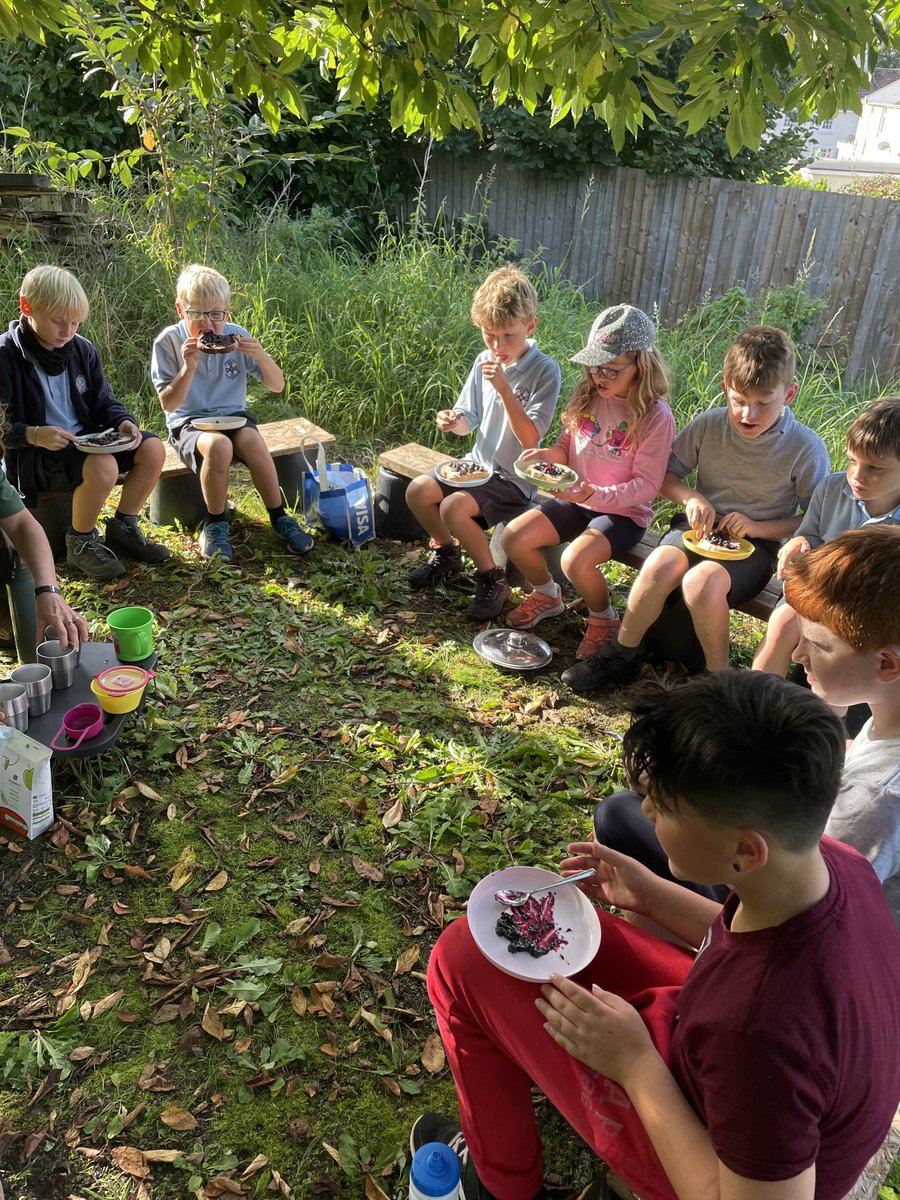 ⁦<a href="/ysgoliolo/">Ysgol Iolo Morganwg</a>⁩ A lovely Clwb Coed this Wednesday - blackberry jam, den building, investigating the pond. There are 5 spaces left if you’d like to join us for the rest of the term bookwhen.com/wildfire to book