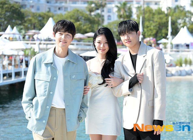 Sjkturkeyteam's tweet photo. Aktör #SongJoongki'nin #Hopelees programı:
💫 22 Eylül Hopeless prömiyeri
💫 6 Ekim Aktörler Evi (BİFF)
💫 7 Ekim Açık Hava Konuşma (BİFF)
( Hopeless'in gösterim tarihi 11 Ekim) https://t.co/jVFovSVe7g
