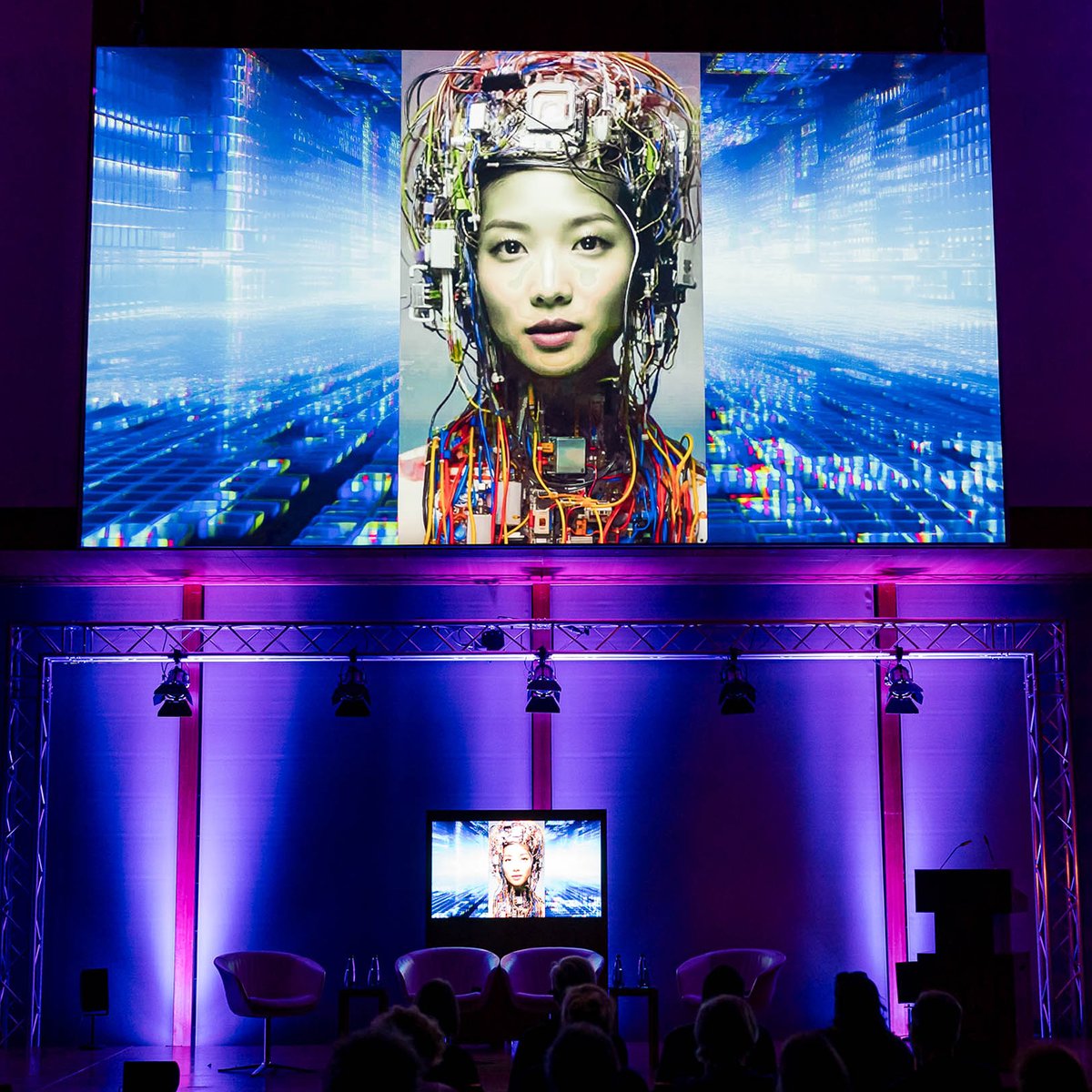 #Global #Regional die #Kunst #Freiheit durch #Interlokalismus (er)leben und gestalten. Die Debatte mit @zkmdirektor @zkm @ilkcaglaa und Misal Adnan Yıldız ist online🖥️👉t1p.de/av09g #BadenBaden #Karlsruhe #Digitalisierung #Experiment