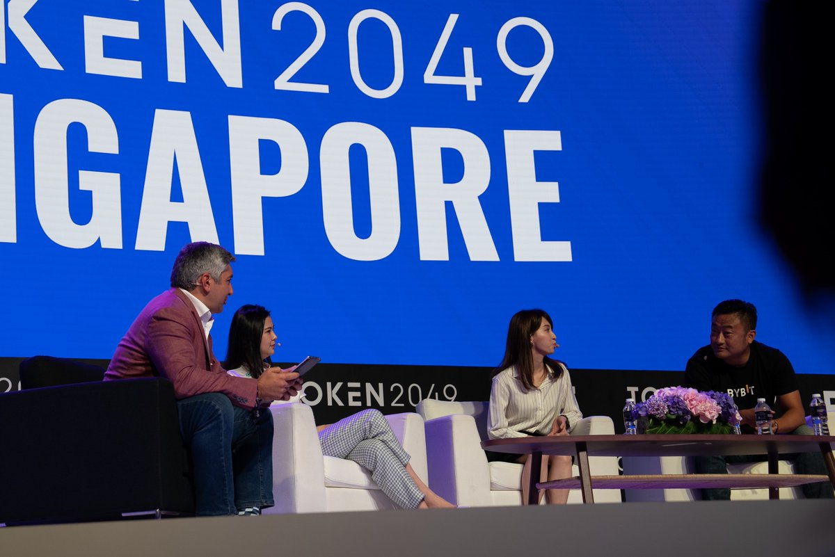 Bybit_ZH's tweet photo. #TOKEN2049 期待明年再見 👋
#BybitHelloSeries #HelloBybit https://t.co/eoXkDeVe1X