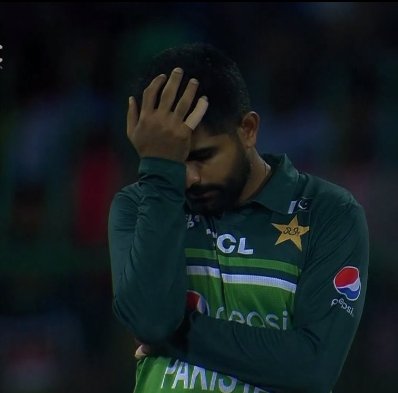 toobsastatic's tweet photo. Dil ha toota 
Tooty ha hum 💔🥺
#PAKvSL https://t.co/MNN4ux5B4F