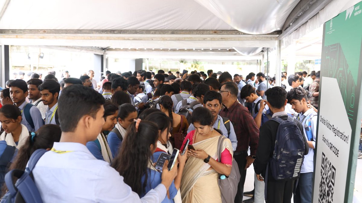 LWOPIndia's tweet photo. 𝐒𝐭𝐞𝐩 𝐢𝐧𝐭𝐨 𝐭𝐡𝐞 𝐅𝐮𝐭𝐮𝐫𝐞 𝐨𝐟 𝐄𝐥𝐞𝐜𝐭𝐫𝐨𝐧𝐢𝐜𝐬- 𝐃𝐚𝐲 𝟑

We're delighted to announce the overwhelming response, as the crowd continues to swell, minute by minute. An impressive number of individuals are uniting with us to embrace this technological revolution https://t.co/A4hKoGjFHO