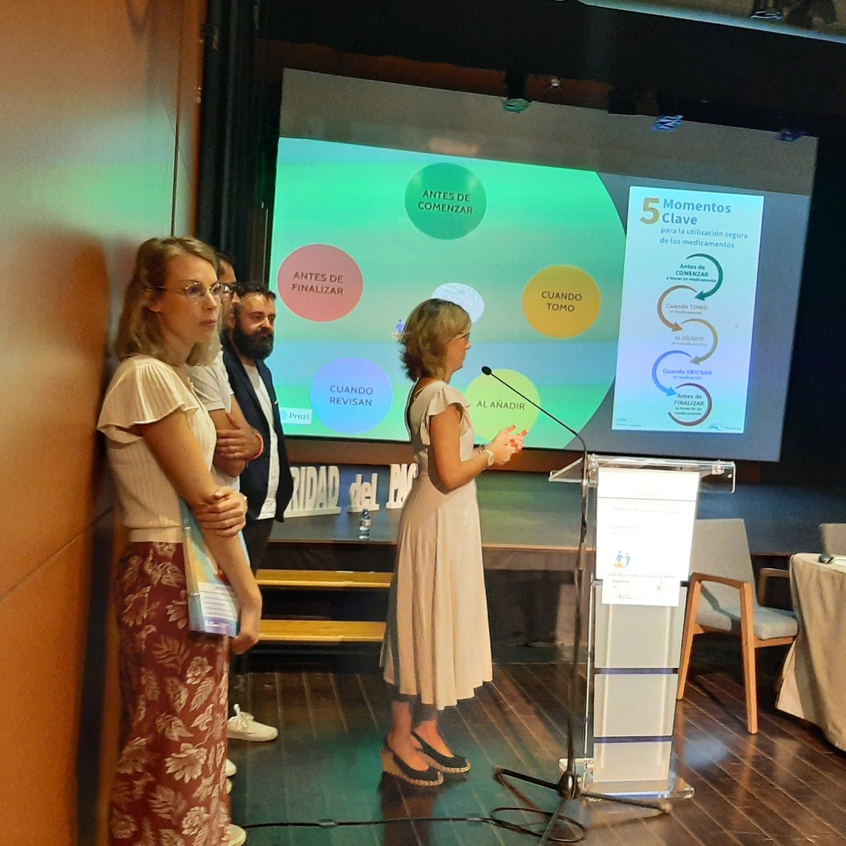 HUniv_Poniente's tweet photo. Primera charla de la Jornada de Seguridad del Paciente del #HUnivPoniente centrada en el uso seguro del medicamento, impartido por profesionales de @Farmacia_H_Pon 
#SomosPoniente #SegPacPoniente
@saludand @AlmeriaJunta @peacro @juanbelmena @doro_macv @TereSegura9 https://t.co/75NONrDoAl