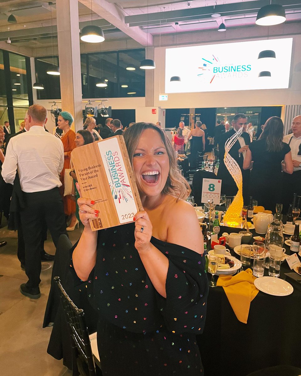 Chloe Breeze Illustration tweet media