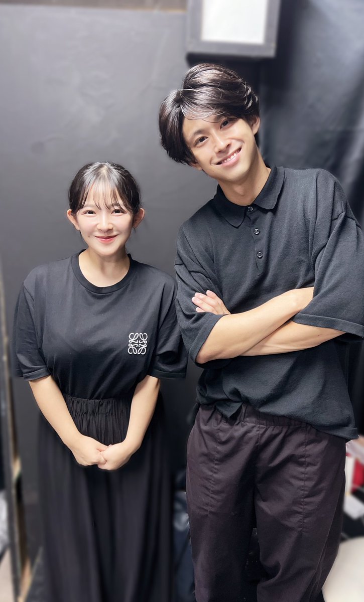 舞台『象』

座長の鈴木勝大さんと📷
同じシーンがよくあります！
いつもいただいているものが沢山。
感謝です。
本当に素晴らしい俳優さんです🙇🏻‍♀️
リスペクトです🔥
https://t.co/KdXjLqiK3r

9月22日〜9月30日
阿佐ヶ谷まで
観に来て頂けたら嬉しいです😌
#象2023 https://t.co/xz0XNXDtA0