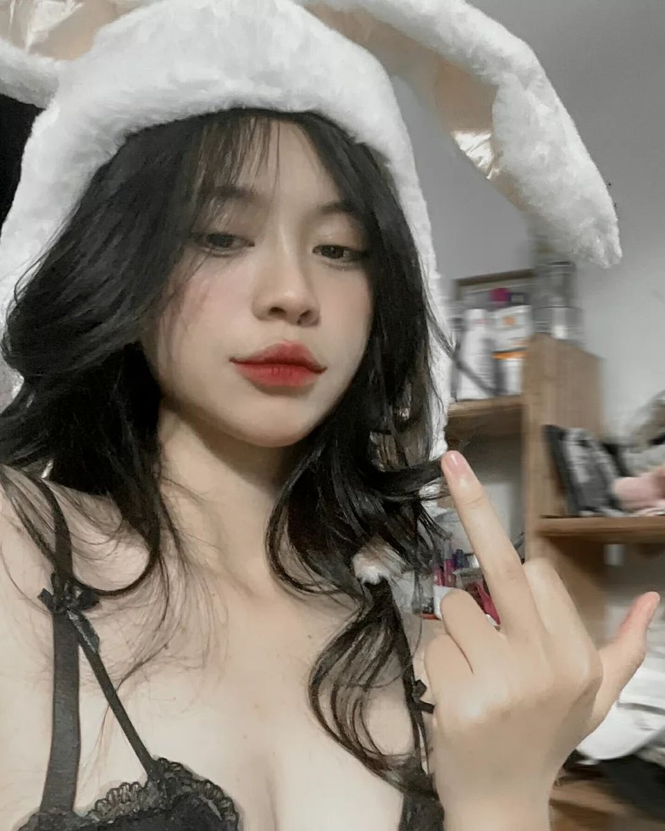 _uynnii_06's tweet photo. 🐰🖕 https://t.co/H3PQS2mrJn