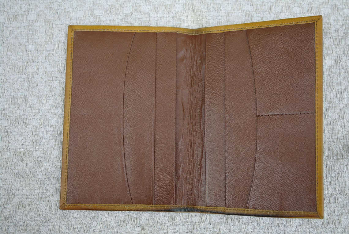 VintageSoviet's tweet photo. #Sale! 20% OFF!
#Passport #Case #Vintage #Document #Holder #Leather #DocumentHolder #LeatherCover #Soviet vintage #USSR, 1970s
https://t.co/N5H8zFMtgv @Etsy https://t.co/iObgDD82d7
