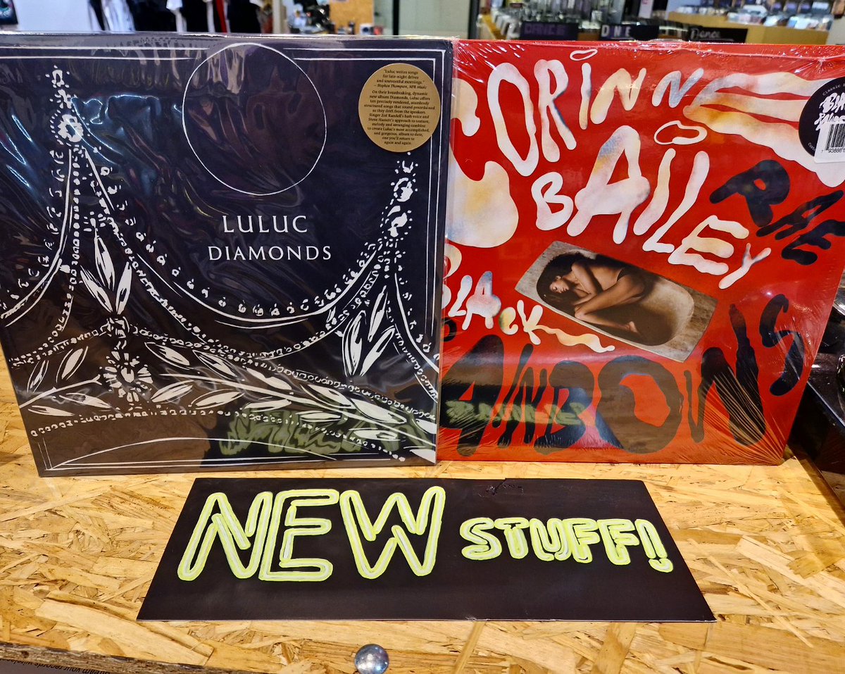 hmvDunfermline's tweet photo. It's new release Friday! We've got Busted, The Who, Luluc, 30 Seconds To Mars, Pretenders and Corinne Bailey Rae! #newreleasefriday #hmvlovesmusic #newmusic #hmvlovesvinyl #corinnebaileyrae #thewho #busted #pretenders #luluc #30secondstomars #lps #cds #hmv #hmvnewmusic https://t.co/FplnOLigcQ