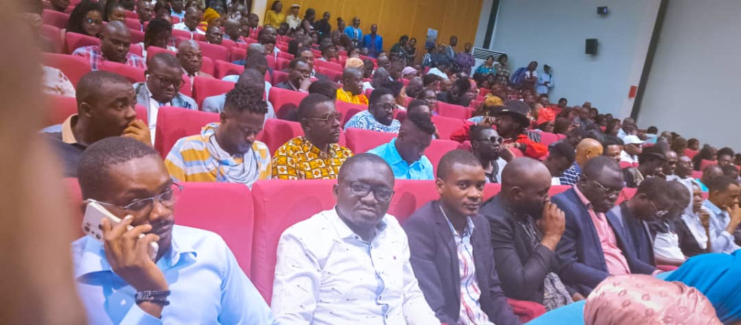 adama_douk's tweet photo. Le FILIGA a pris part à la rencontre organisée par le Ministre de la Culture dans le cadre des préparatifs des obsèques de Vickos EKONDO.  

L'artiste ne meurt pas. https://t.co/uBau9jP595