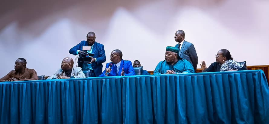 Le FILIGA a pris part à la rencontre organisée par le Ministre de la Culture dans le cadre des préparatifs des obsèques de Vickos EKONDO.  

L'artiste ne meurt pas.