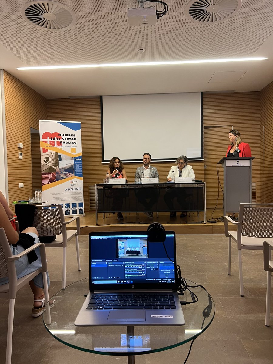 Anna Brunsó ツ tweet media