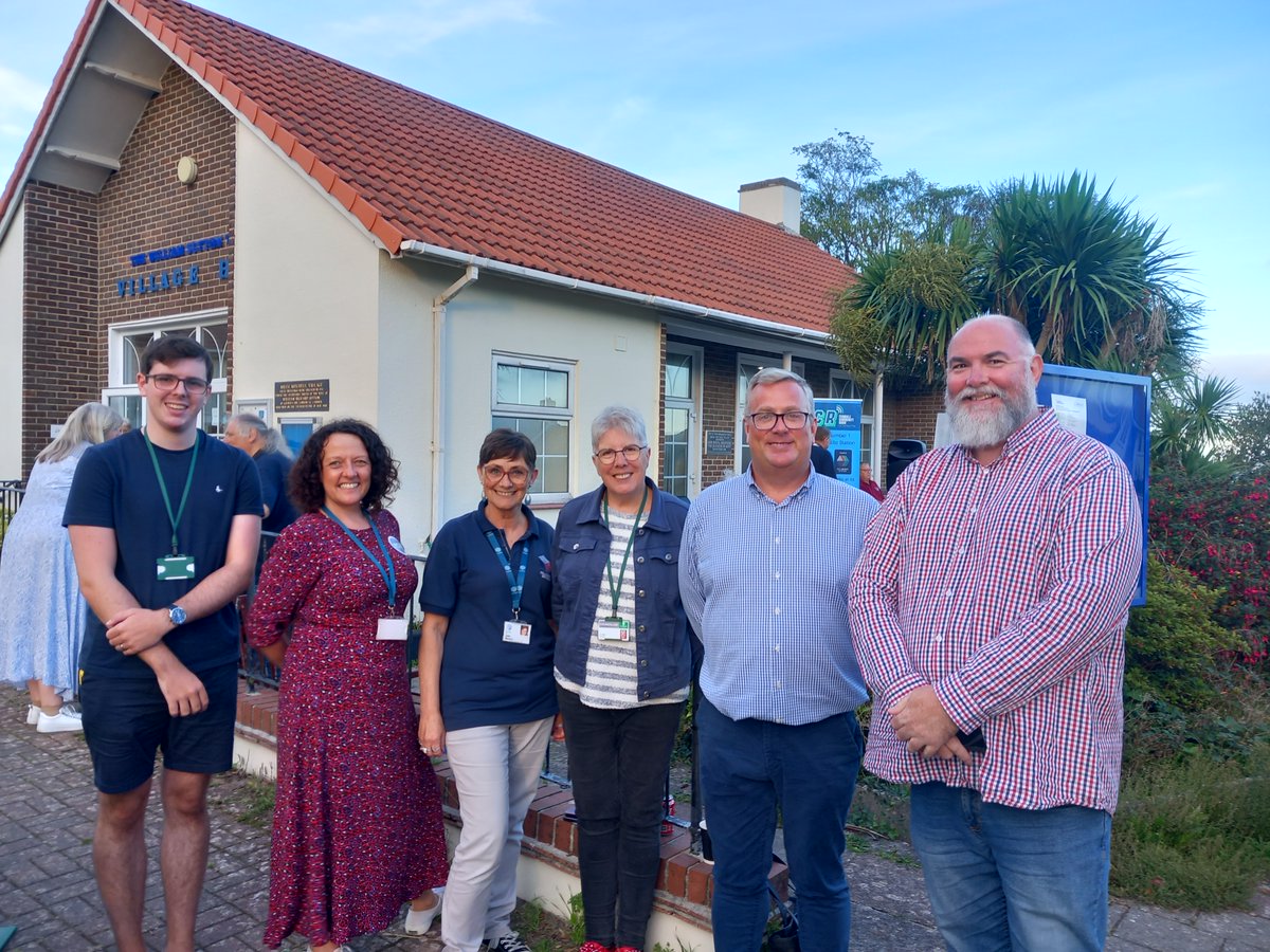 A big thanks to <a href="/ChrisPenberthy/">Chris Penberthy (he/him)</a> @tessblight&amp; <a href="/jamesastoneman/">James Stoneman</a> who joined our teams and our residents at the Crownhill get together last night. It was fantastic to see the whole community coming together for a bite to eat and a chat! <a href="/plymouthcc/">Plymouth City Council</a>
