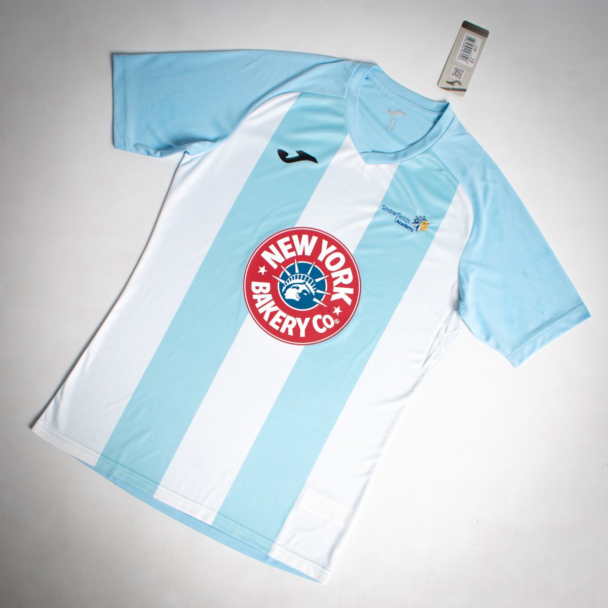 Kitlocker_edu's tweet image. Snowfields Academy with their @JomaSport PISA ll Short Sleeve Shirt.

What a sponsor @NYBakeryCo 🥯🥯🥯

#unlockyouridentity | #newkitfeeling

#snowfields #joma #kitlocker