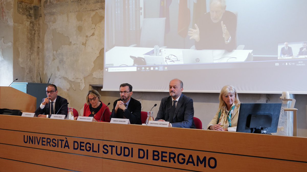 UniBergamo's tweet photo. @Cavalieri_Ser @asstbergamoest @ATS_BERGAMO @hpg23bg @LNotizie @MinisteroSalute @mur_gov_ @SDM_MasterUnibg @RegLombardia In #UniBg il primo corso regionale sui disturbi alimentari. #Oggi è necessario porre la giusta attenzione per conoscere e comprendere i comportamenti alimentari e i disturbi connessi, affrontandoli dal punto di vista clinico e d’intervento https://t.co/YpB8zAamQX https://t.co/Ns3MIyySol