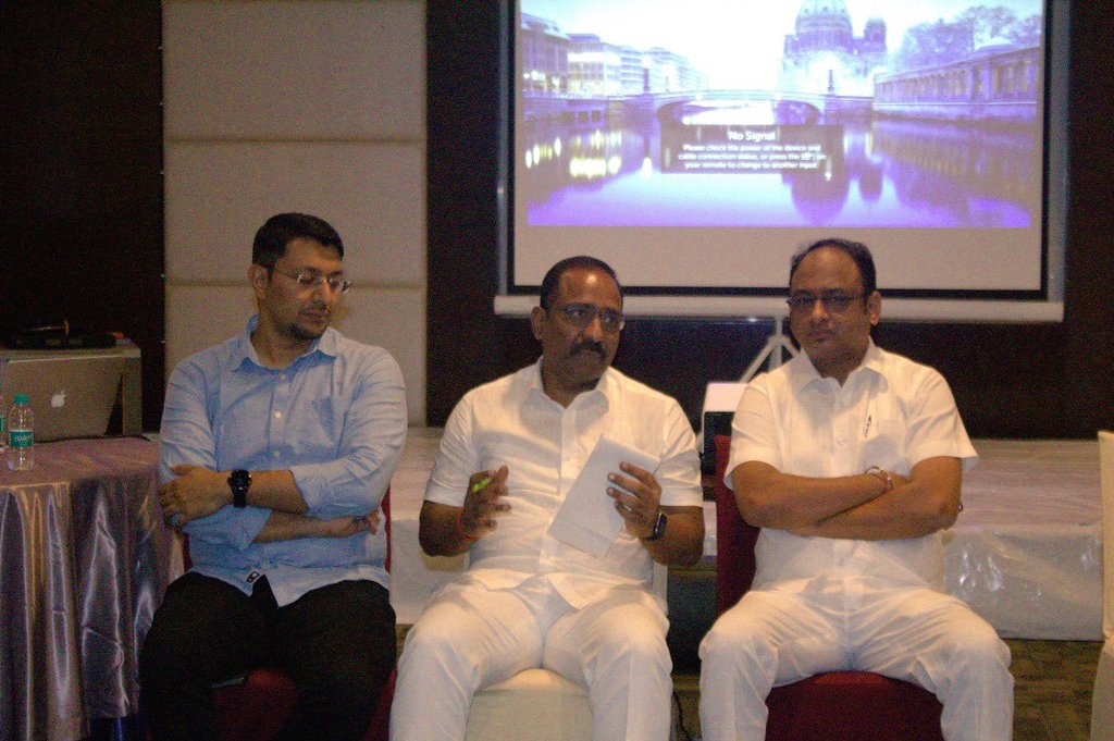 MahanandaINC's tweet photo. Meeting with the core team members of @INCTelangana Social Media along with the SM Chairman @SatishManneINC ji & AICC SM National Coordinator Shri @VipinINC ji. We discussed over the #CWC meeting preparations and #CongressVijayaBheri public meeting. 

Today's meeting was planned after we had a meeting with senior leader, AICC Secretary & 4 term MLA Shri Sridhar Babu ji @OffDSB yesterday and got valuable inputs from him. Thank you Sridhar Babu ji for the guidance. 

All the best #TeamTelangana