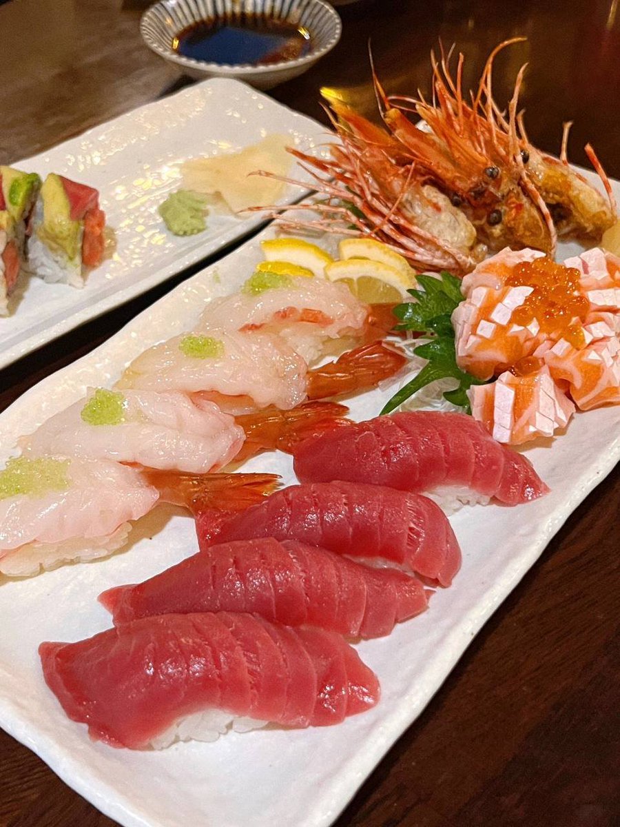 Cele_peacock9's tweet photo. Atlanta | Who hasn’t eaten at this Japanese restaurant || The quality of sashimi and paella at this restaurant is outstanding🍱Paella is a must-try. Choose according to your favorite taste. If you want to save time, order omakase donburi. Sea urchin is also given, which is very conscientious.Their fish roe is super fresh. If you like fish roe, you can order ikura donTheir fish roe is super fresh. If you like fish roe, you can order ikura don🍛The pork chop and egg rice bowl is super fragrant and delicious. The seasonings I had at other places before were very salty, sweet and too heavy. This one is particularly refreshing and in line with Asian tastes.🍗The fried chicken nuggets are crispy on the outside and juicy on the inside. It’s super satisfying.
#earlybiz
#FridayFeeling
#fridaymorning
#fingerpostfriday
#Cleo Sol
#Kathy Burke
#Japanese food
#food 
#Atlanta
