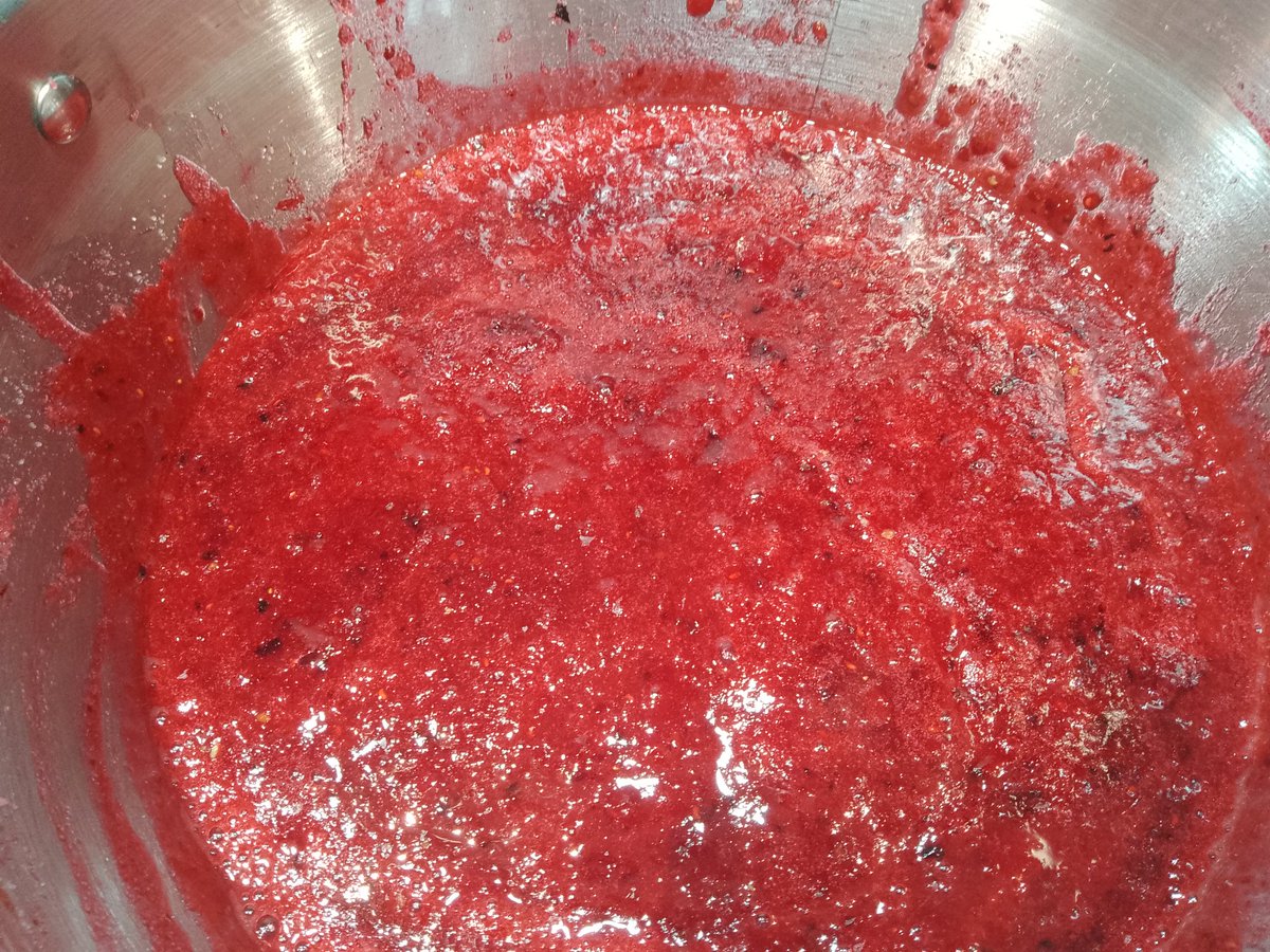 #whatsinthepot well it's just been blitzed and it's a batch of summer fruit jam. Available from Sunday @_makersmarket at The Bombed Out Church. Also available in my on line shop soon (link in my bio)

#artisan #jam #liverpool #liverpoolfoodie #buyindependent #buylocal