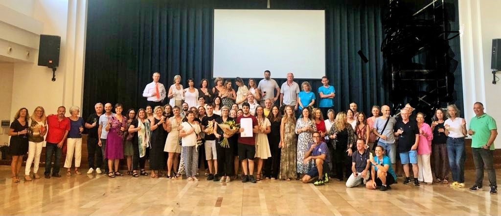 Se nos ha jubilado nuestra conserje Agustina Janes! Le deseamos lo mejor en su nueva etapa con mucho cariño de todos sus compañeros/as de la EHIB ❤️