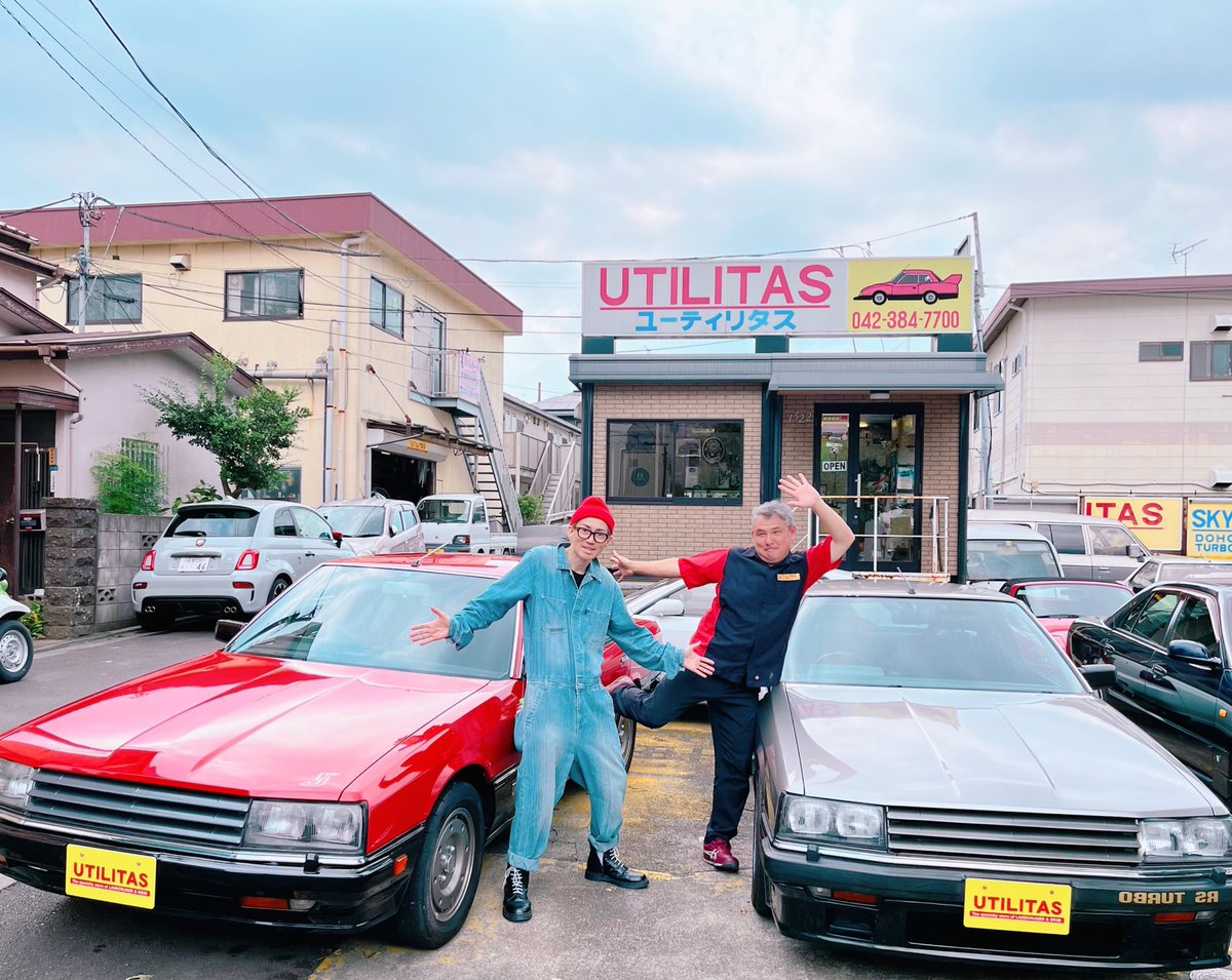 iwaigawa0707's tweet photo. 今日は連載を持たせてくれてるハチマルヒーローの取材。
カッコええ車だらけ🚗✨
そしてキャラのええオーナーさん👍 https://t.co/eoTlue1pVS