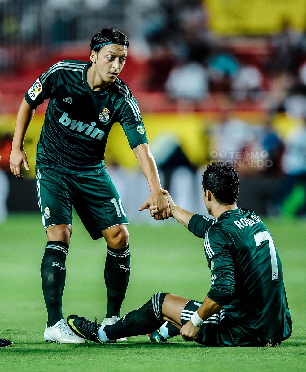 Mesut Ozil earlier this year on Cristiano Ronaldo:

“I really don't get where this constant negativity from the press about Cristiano comes from ... 𝐓𝐡𝐞 𝐌𝐞𝐝𝐢𝐚 𝐢𝐬 𝐣𝐮𝐬𝐭 𝐭𝐫𝐲𝐢𝐧𝐠 𝐭𝐨 𝐠𝐞𝐭 𝐜𝐥𝐢𝐜𝐤𝐬, 𝐚𝐧𝐝 𝐩𝐮𝐧𝐝𝐢𝐭𝐬 𝐰𝐡𝐨 𝐝𝐨𝐧'𝐭 𝐡𝐚𝐯𝐞 𝐚