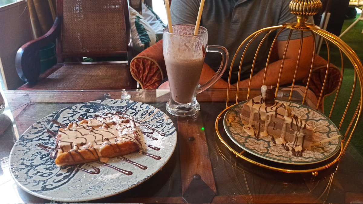 wildbehav's tweet photo. Y por si fuera poco, luego tienes la excusa perfecta para reponer fuerzas y azúcares 🤭 #aztekum https://t.co/GLVxLEeOsk