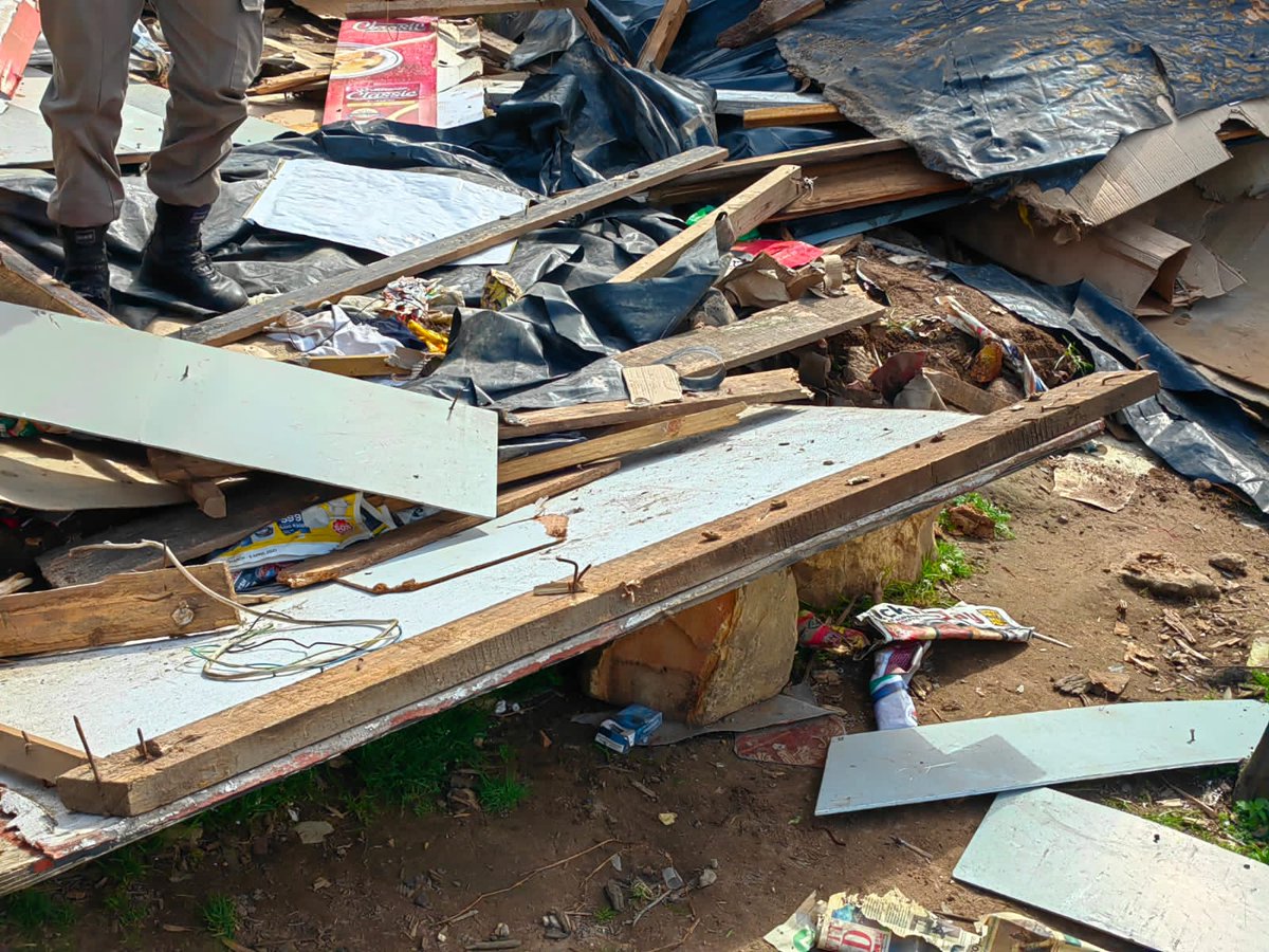 bitou_muni's tweet photo. IN PICS | Bitou Municipality Law Enforcement officials embarked on a campaign to demolish informal structures that have invaded municipal land this week. 

#BitouUpdates #BitouLawEnforcement #BitouSafety

Read More: https://t.co/kFYwDeDDlm https://t.co/MEHoZFNwds