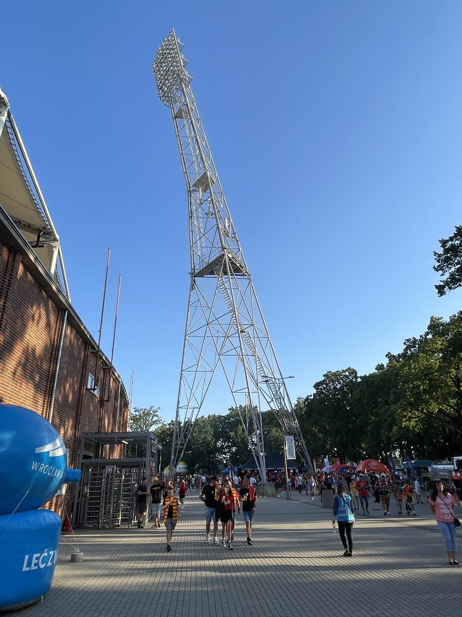adsee1973's tweet photo. #FloodlightFriday from Stadion Olimpijski (Wrocław) https://t.co/Wvbge4pmFu