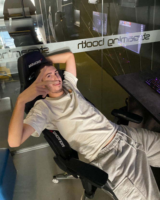 phenomPUBG's tweet photo. Yesterday me and pyroka1zer (Team burger) didnt manage to win the inspot/logitech duo tour but we won the vibes. Nevertheless i had top damage and top kills in the lobby and the team with the highest kill points. Was fun exp ty all.
https://t.co/rEpv73dBaW https://t.co/bwI6bdtpzT