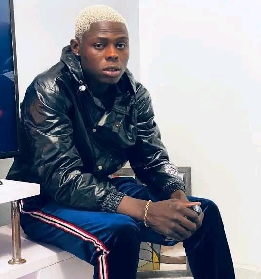 SpazeboyCares's tweet photo. I can't just take this pix away from my phone 😥😥 keep resting CHAMP 😭

#mohbad #TheLulosShow #nairamarley #samlarry #PAKvSL #obo #olamide #BackForMore #BlueJays https://t.co/VcQeIBVkWM