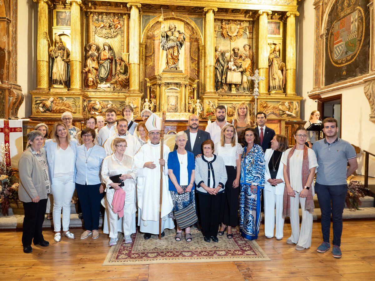 hijasdejesus_es's tweet photo. Con mucho dolor de corazón, el pasado 13 de septiembre Medina del Campo se despedía de las #HijasdeJesús. Gracias a todos por estos años de amor y servicio. Seguimos juntos en este camino 🫂❤️
https://t.co/YeQhLR7s7t https://t.co/yGiKmYnfAP