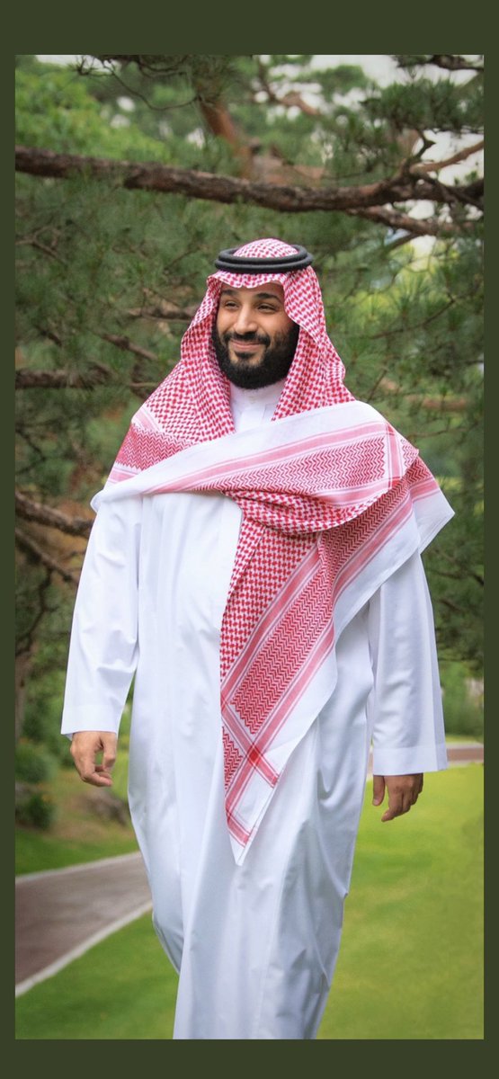 amfozan's tweet image. أرادوا إفشال مشروعه بتشويه سمعته واستخدموا كافة الطرق والسبل لأجل ذلك لكنه وقف شامخا صامدا في وجه العواصف وعمل على تنفيذ رؤيته بما يخدم الوطن والمواطن فرفعه الله وأذلهم ... اللهم كن له عونا ونصيرا.