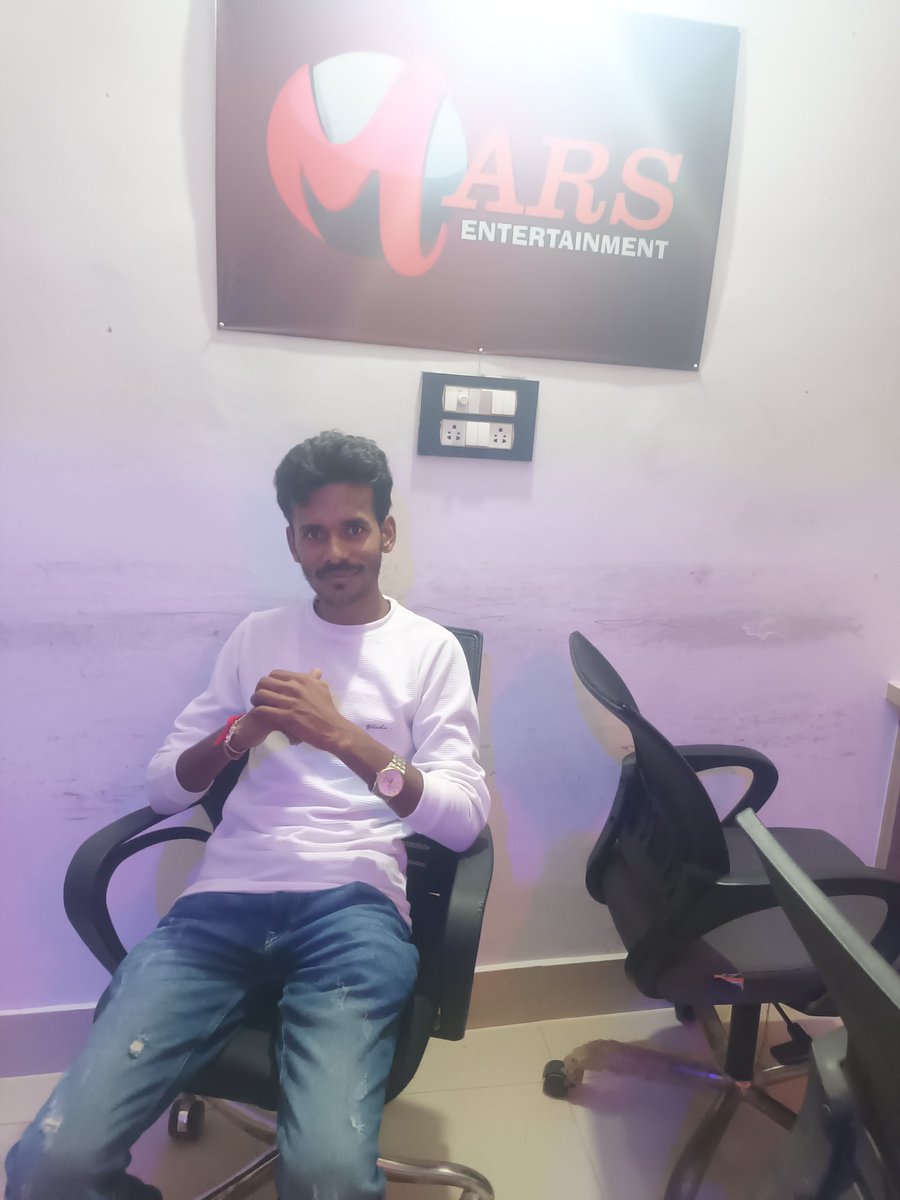 Rampraveshgzp1's tweet photo. मिटीगं सफल रहा Mars Entertainment Office Gorakhpur. #music #mitting #done #Gorakhpu #rpmusic https://t.co/d6DZFbRsD5