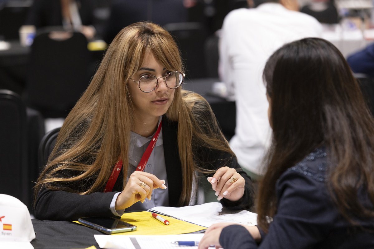 translogoversea's tweet photo. Some pics of our team at their one-to-one meetings, making the most of the last hours of Sino Conference!

Great opportunity to forge new partnerships.

Do not forget to follow us to be updated!

#SinoInternationalConference #WCAworld #TranslogSpain #Networking https://t.co/UyQxq8wpFT