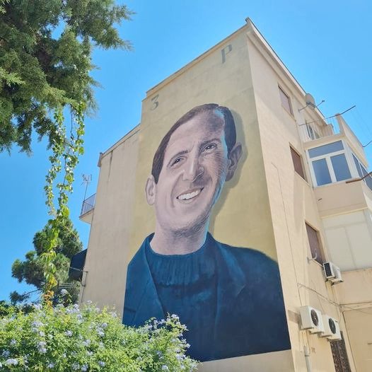 Scegliere da che parte stare e in quale direzione andare. A #30anni dell'omicidio mafioso di #PinoPuglisi, camminiamo sulle sue orme. 
La puntata "Speciale don Puglisi" del nostro podcast SEMI: open.spotify.com/show/3GzM4T8nY…