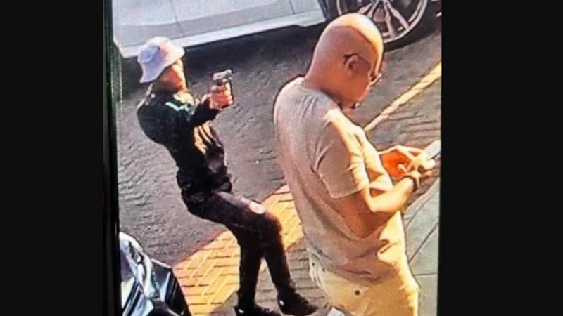 _ArriveAlive's tweet photo. Tireless efforts result in the arrest of a suspect in connection with the murder of a businessman  https://t.co/lNUAiVu6UX

#ArriveAlive #Murder #Businessman @SAPoliceService https://t.co/6LiBu8nwup