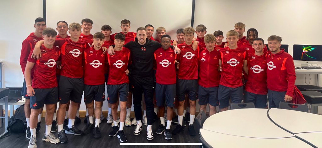 scottdavies1988's tweet photo. A nice little trip down to Wales last night for this mornings session with @swans_academy 
Great group of staff and and players. All the best for the season lads 👊🏼 @epicpgc https://t.co/nZJTiLUjjR