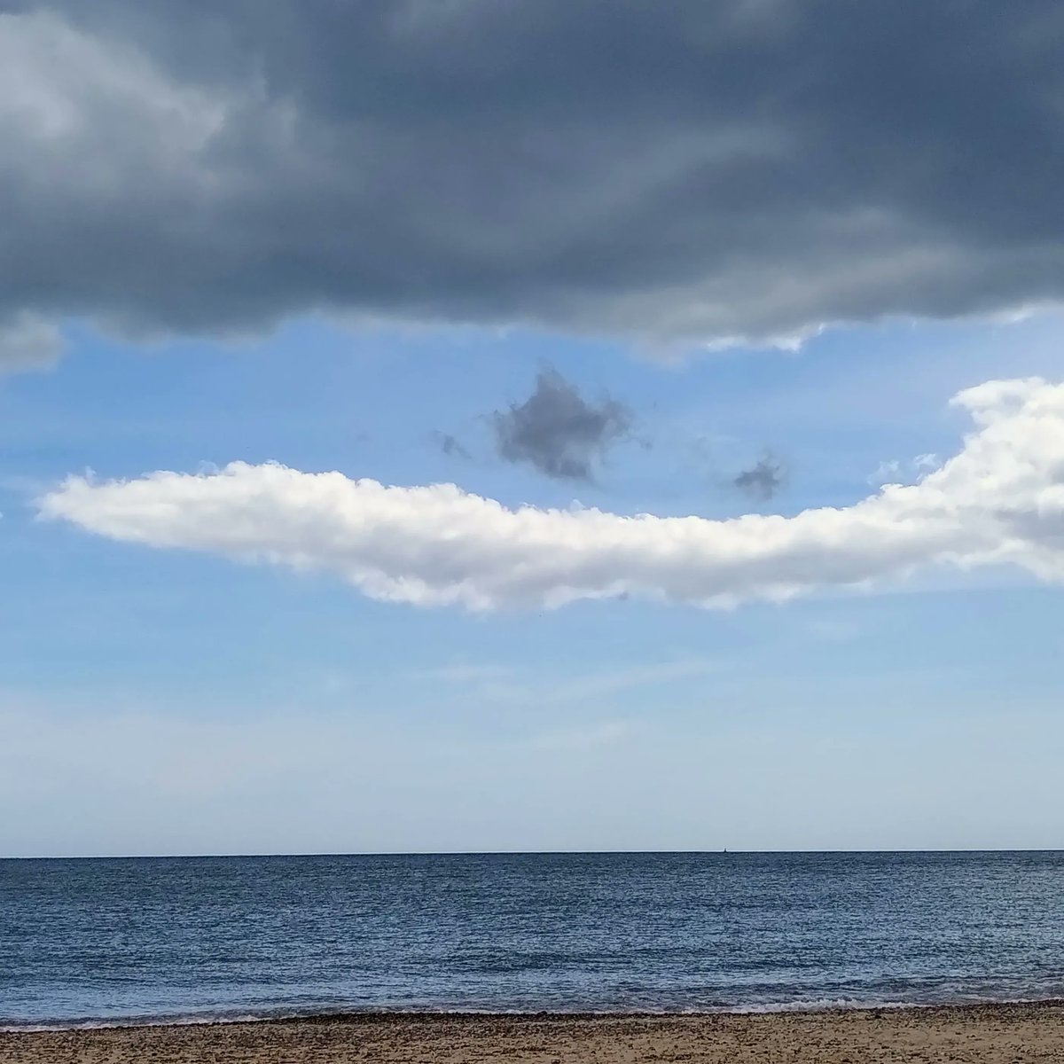 Today is cloud appreciation day. This eye in the sky was spotted over in #GreatYarmouth recently 👁️☁️ If you love dreaming under big skies, taking in the fresh breeze, you'll appreciate why we do what we do!
Support us by donating, sponsoring and more: buff.ly/3EncA5Y