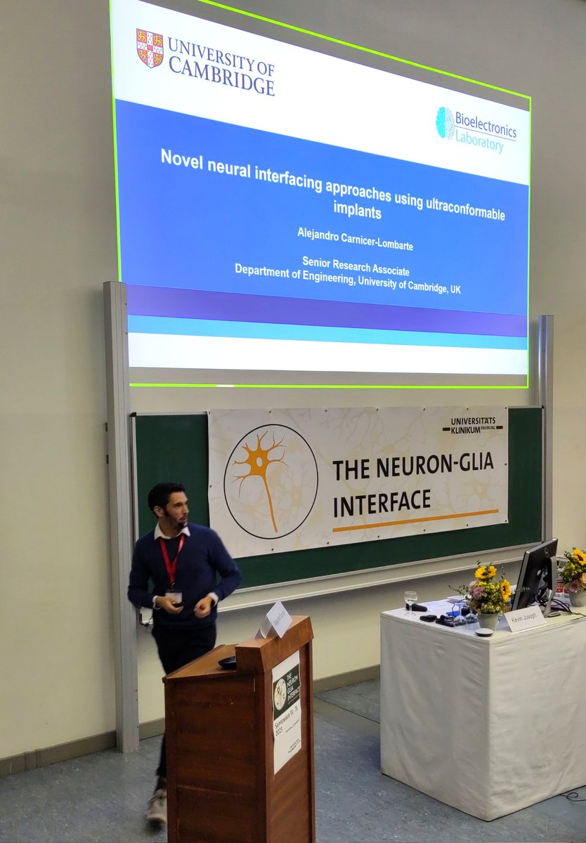 NGIFreiburg's tweet photo. 🦾 @AlejCarnicer of @BioelectronicsL from @Cambridge_Uni showcased innovative #NeuralInterfacing methods using ultra-conformable implants and combining them with cultured cells for implant-to-cell-to-cell interfacing! Pushing the boundaries of #NeuralTechnology. #NGI2023 https://t.co/XK5Roydqyr