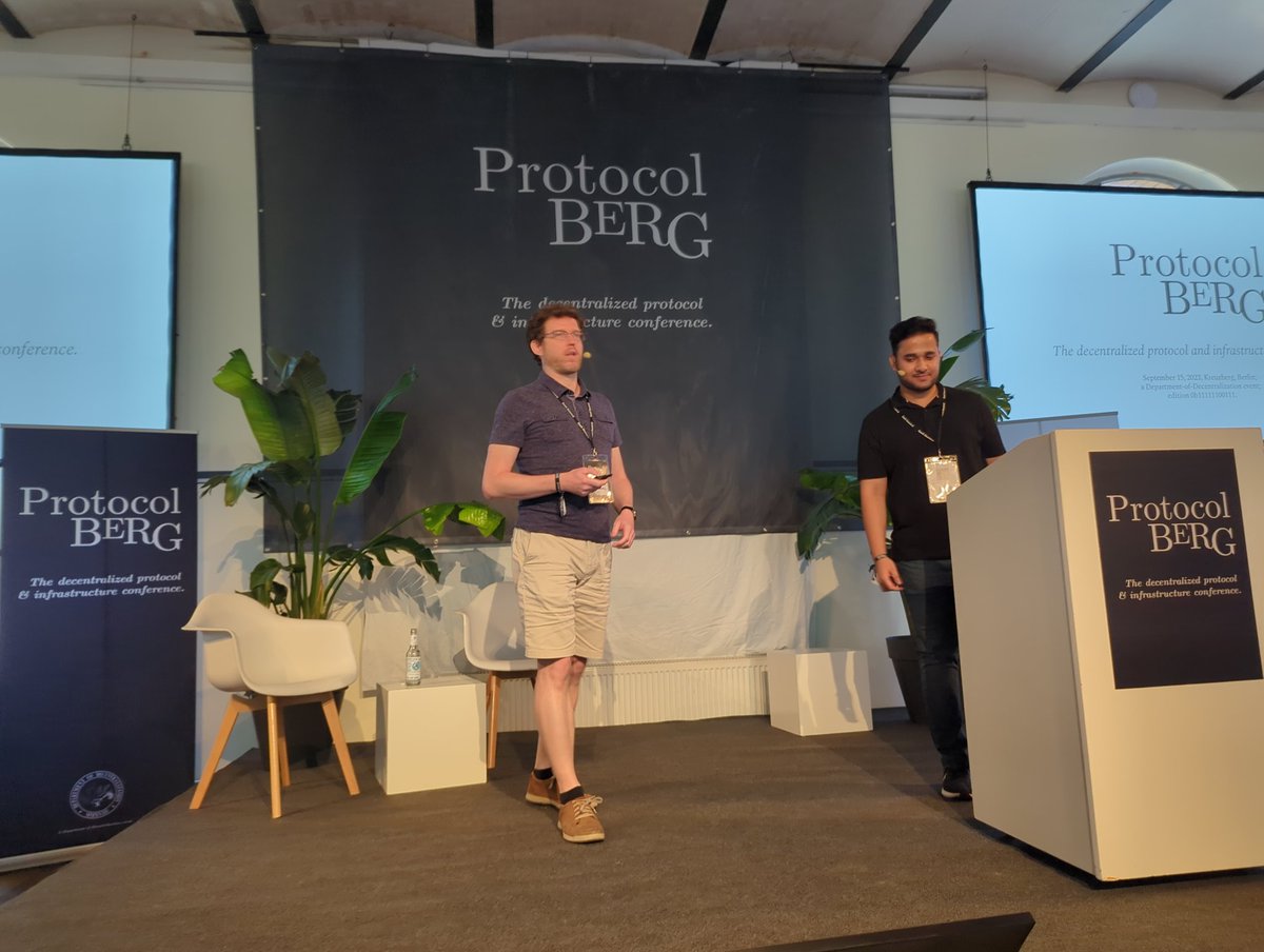 PaoloRebuffo's tweet photo. Well, a day (soon™️) will have smartphone wallets that can easily follow the (ethereum) chain with Verkle Trees... Not a bad claim, right?
#verkletrees @gballet @ETHBerlin https://t.co/9kEgZmVyjp