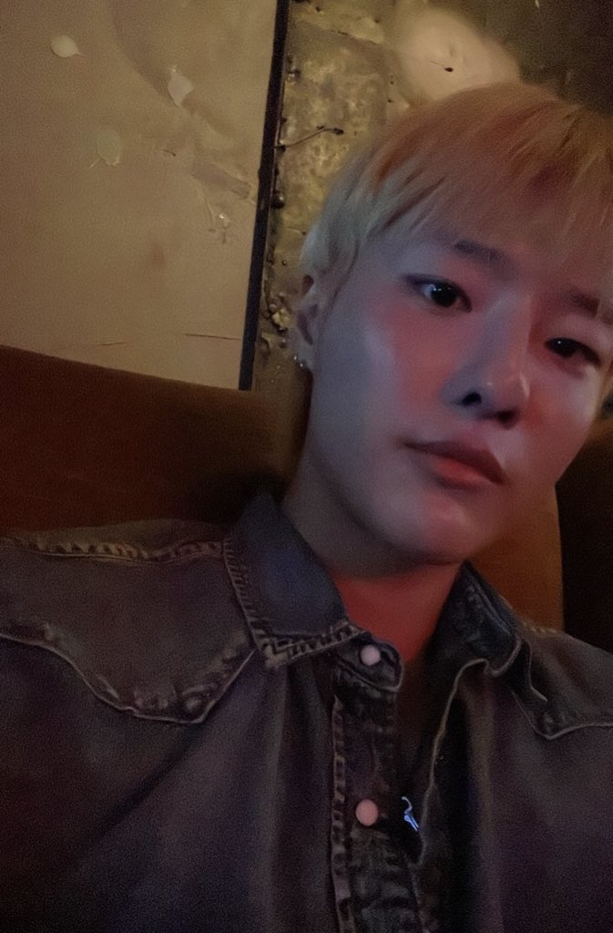 thedayaftermore's tweet photo. 스물여덟                           스물넷
데님셔츠 is 달콤달콤 ☆彡 https://t.co/VCqvBQqc1e
