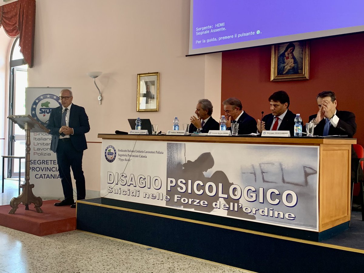 LucreQuadronchi's tweet image. Oggi un importante iniziativa del #SiulpCT sul tema dei #suicidi nelle #forze dell’ #ordine alla presenza istituzionale locale e del Segretario generale nazionale Felice Romano del #SIULPNAZIONALE

➡️ m.facebook.com/story.php?stor…