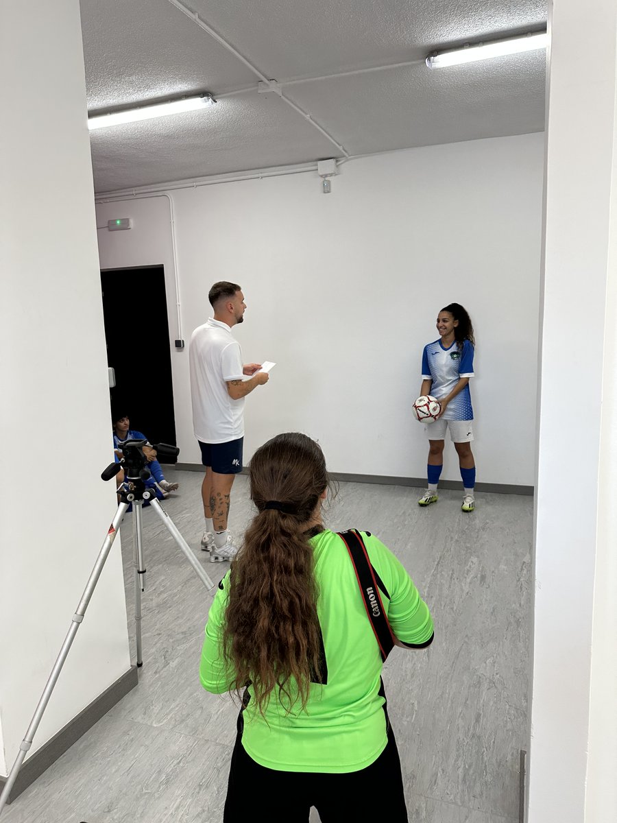 mecaderivas's tweet photo. NOTICIA | Volvemos a contar con un Aficionado Femenino, esta vez dirigido por @srm1092. De cara a la temporada que empieza, el equipo realizó su primera sesión de fotos esta semana. ¡El calendario está en el enlace de la noticia! #VamosMeca https://t.co/vJlkkqWo97 https://t.co/gsUeAeZU4C