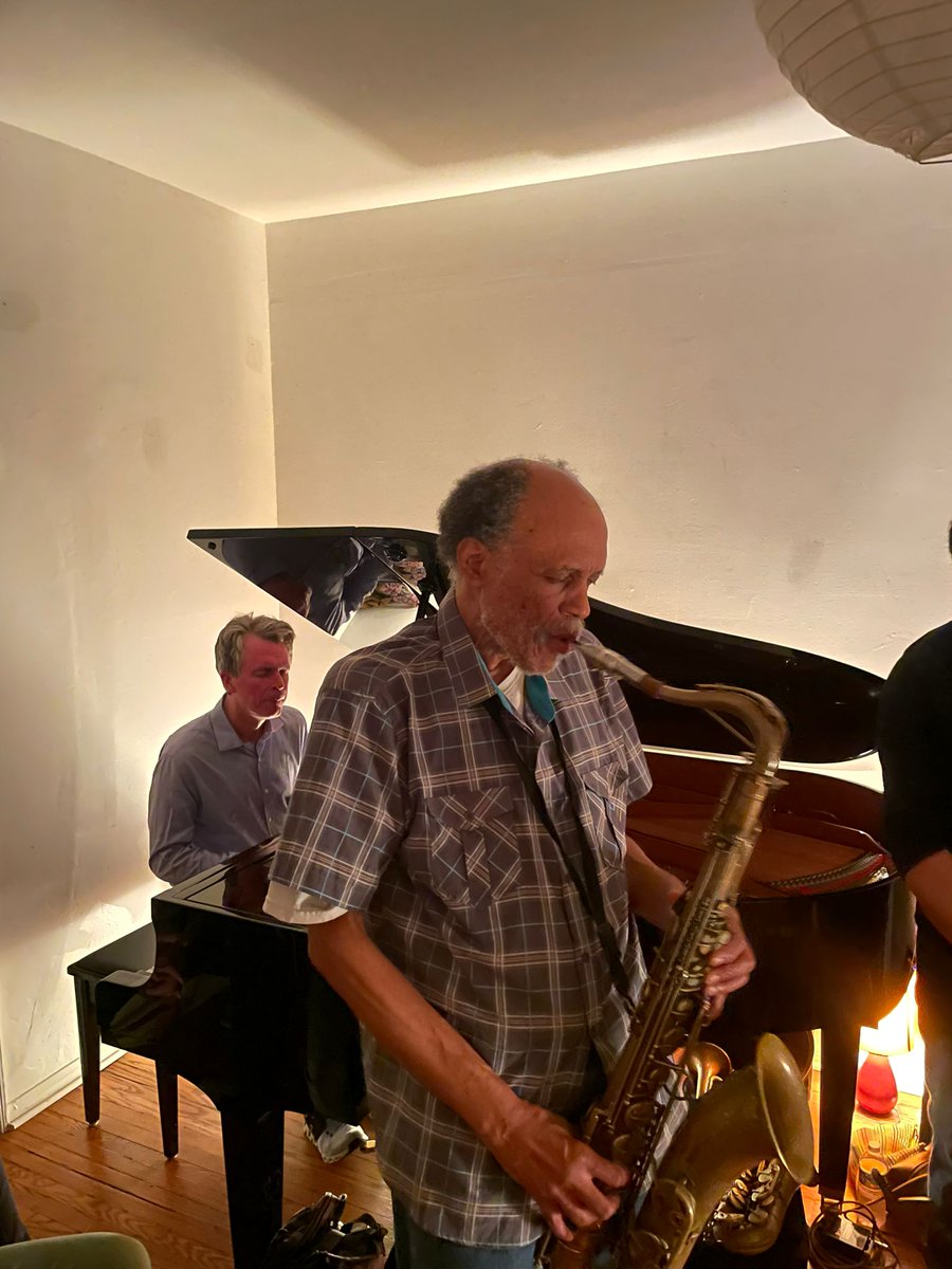 577Records's tweet photo. More Brooklyn live shows will be announced here soon 🩷 More Forward Festival in December
These are from the other day Leo Genovese, Brandon Lopez, @DanielCarterNYC Claire de Brunner @matthewputman @federicoughi #NYForwardFestival https://t.co/5dzUYCsdXZ