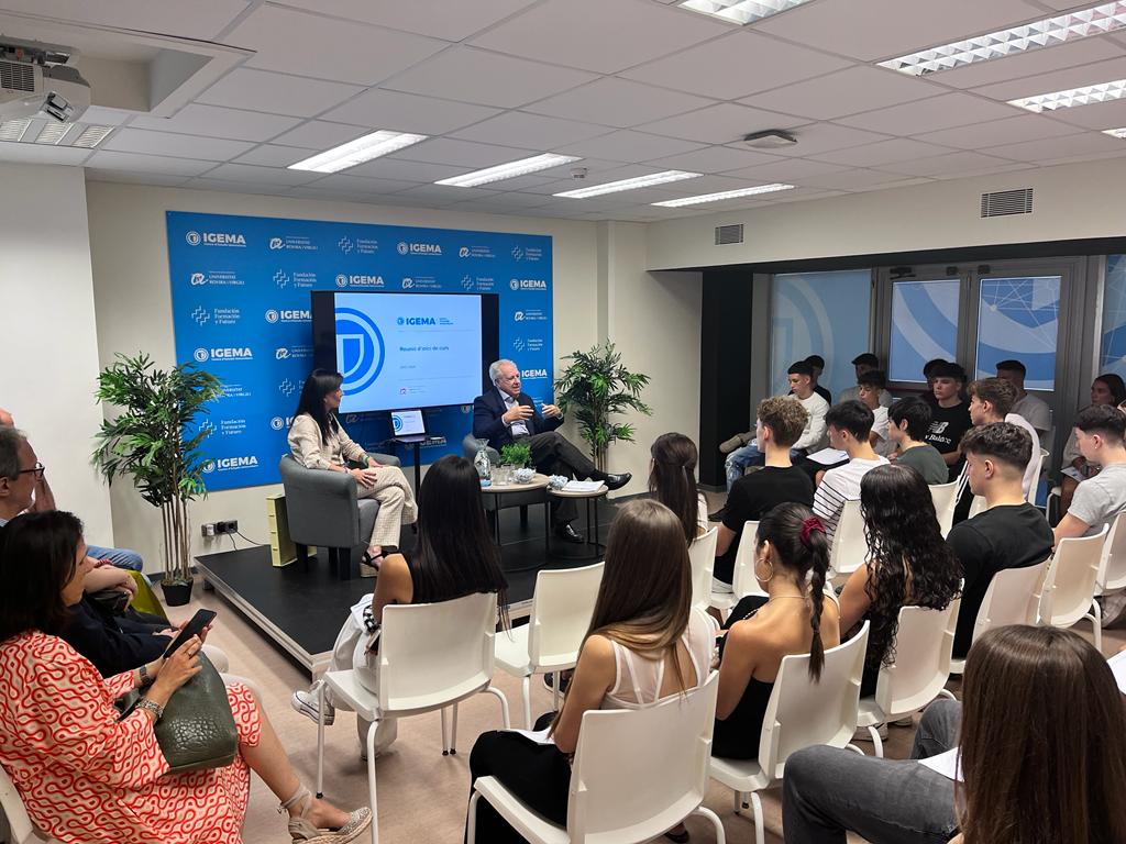IGEMABUSINESS's tweet photo. Avui, 15 de setembre, és un dia especial per #IGEMA i la @fundacion_ff , ja que rebem amb els braços oberts a una nova generació de futurs #líders #empresarials.
Aquest és el començament d'una emocionant aventura #acadèmica i #personal. 🧠
Benviguts a la comunitat #IGEMA!😊 https://t.co/bAbqajotSr