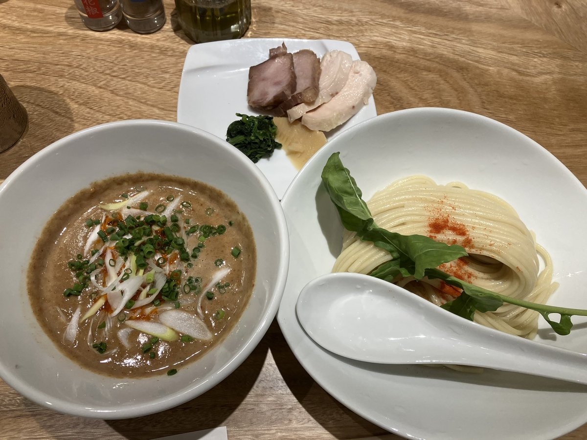 tntnnini's tweet photo. https://t.co/hpyJyLAMSW