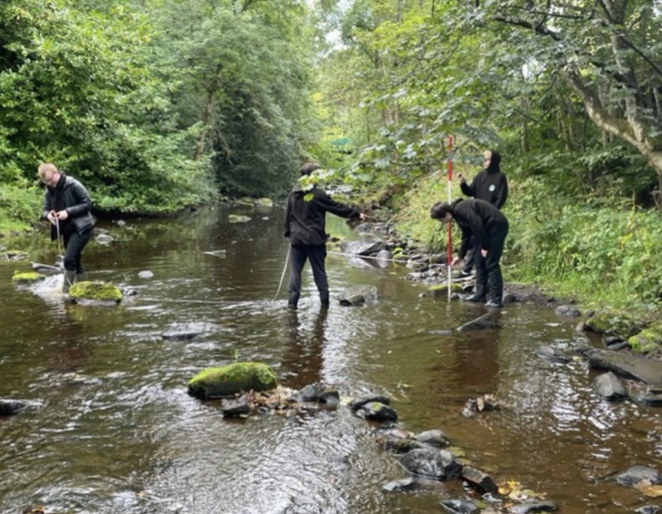 Nat 5 geographers got outside to practice their fieldwork skills for the assignment. Measuring the water of leith running through the school grounds 🍊 📏  #fieldwork #teamwork #ourbalernoway