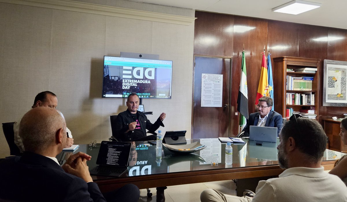 Llega a Extremadura el evento tecnológico <a href="/extredigitalday/">Extremadura Digital Day</a> 2023:

🔗Charlas y talleres de desarrollo
🤖Robótica, fabricación digital, open hardware
💻Modelos de negocio digital

📍<a href="/ccmijesususon/">CCMIJU - JUMISC</a> de Cáceres
🗓️29 y 30 de septiembre

+ info: juntaex.es/w/evento-tecno…
#EDD23