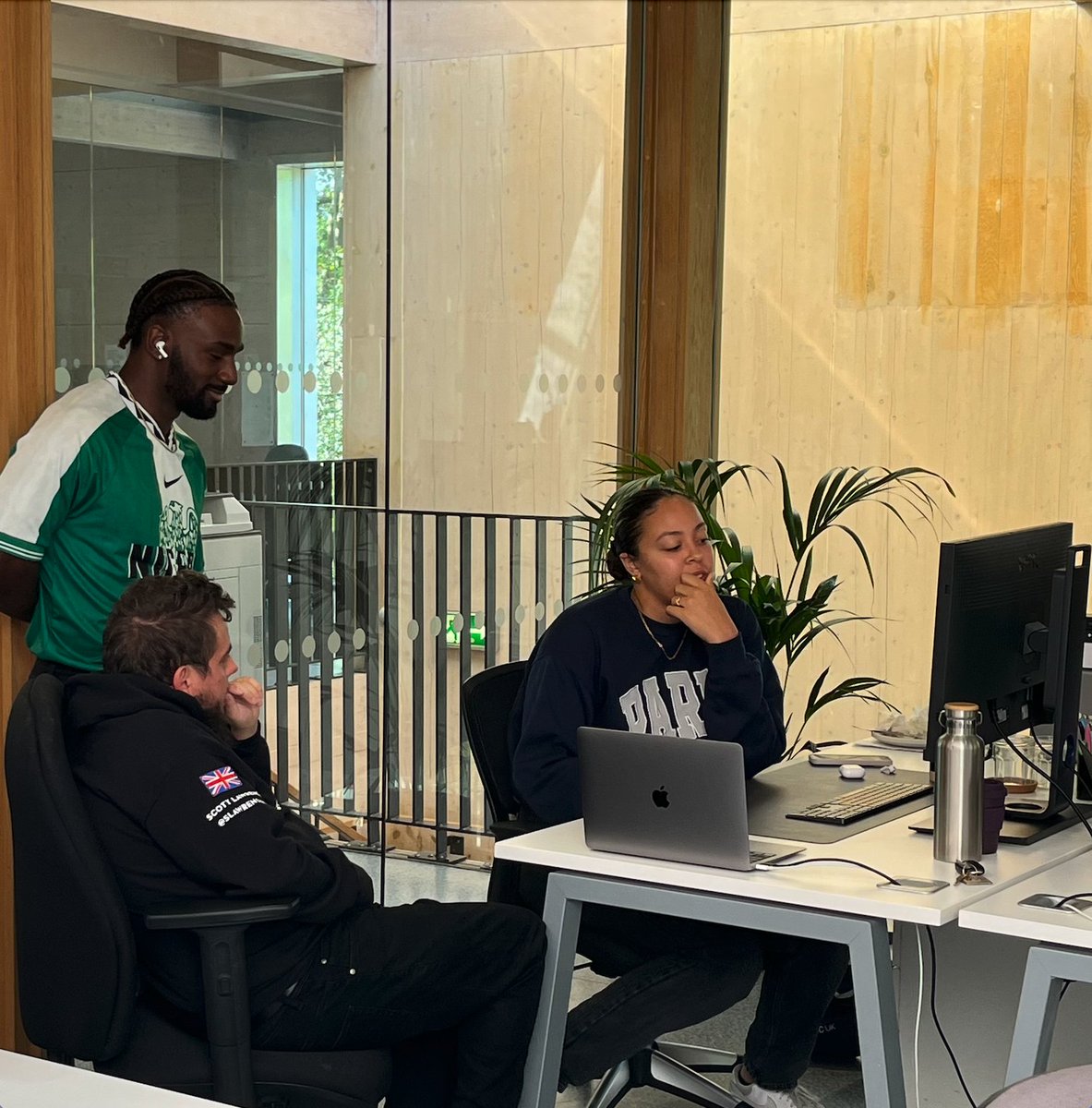 ⎾Framed⏌our email newsletter is landing for the first time next week! 

Get our thoughts on business, branding and marketing weekly💭

Subscribe here: scottlawrence.london/framed

#londonagency #marketingnewsletter #businessnewsletter #subscribe #news #framed