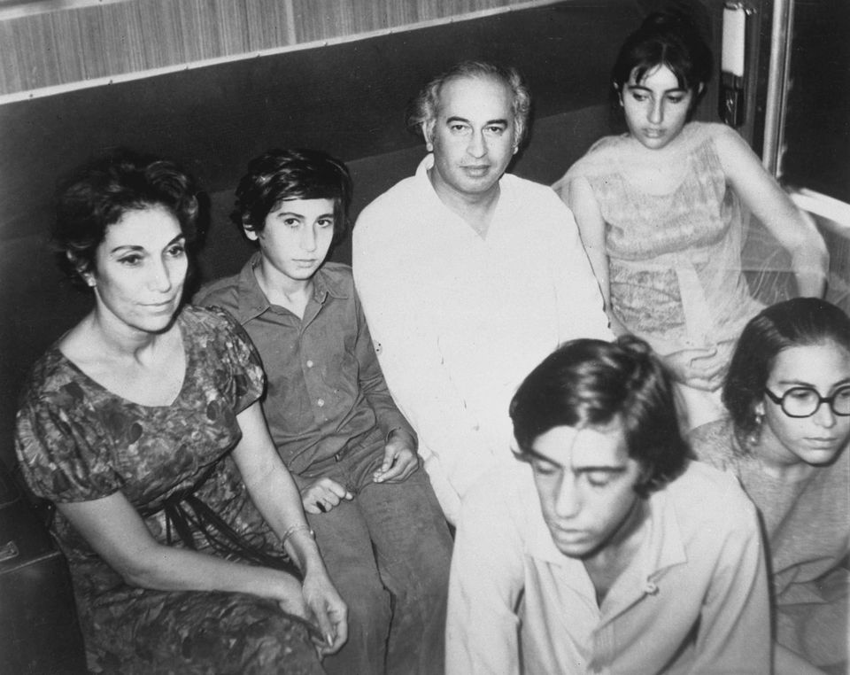 Remembering Bhutto Family on #WorldDemocracyDay who was killed one after another by the establishment in pursuit of a democratic Pakistan.
#InternationalDayofDemocracy