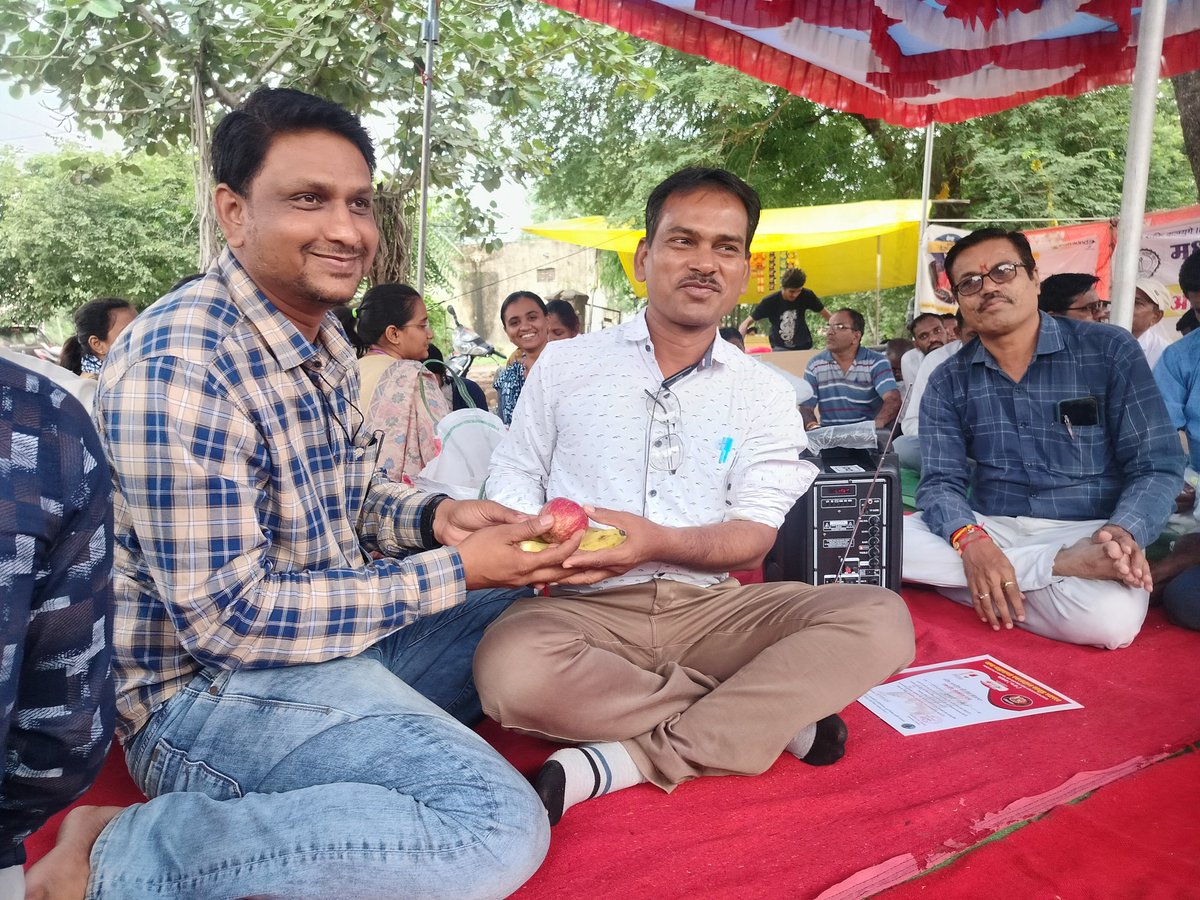 12वी पास थे तब भी 2100,
ग्रेजुएट हैं तब भी 2100,
कंप्यूटर बेसिक था तब भी 2100
कंप्यूटर एक्सपर्ट है तब भी 2100
अब RI का काम कर रहे है तब भी 2100
क्या ये जायज है?
<a href="/mppatwarisangh/">मध्यप्रदेश पटवारी संघ भोपाल</a> <a href="/OfficeofSSC/">Office of Shivraj</a> 
<a href="/BJP4MP/">BJP Madhya Pradesh</a> 
<a href="/nstomar/">Narendra Singh Tomar</a>
<a href="/vdsharmabjp/">VD Sharma</a> @KailashOnlin
#2800gradepay
#patwaristrike